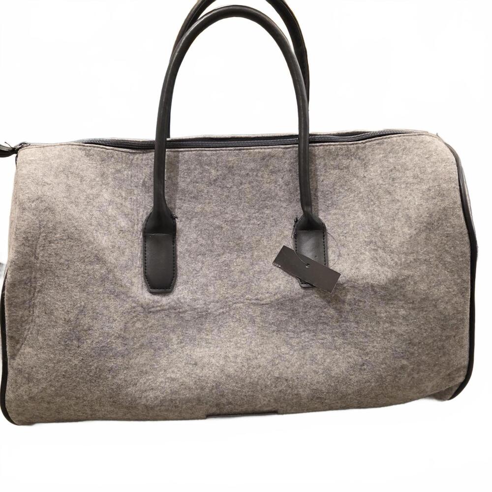 Kenneth Cole Wool Grey Duffle Bag NWT – Durable Gym, Work, and Everyday Carryall